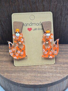 NWT Floral Fox Earrings Pierced Acrylic Wood Glass Bead Dangle Drop Light Weight